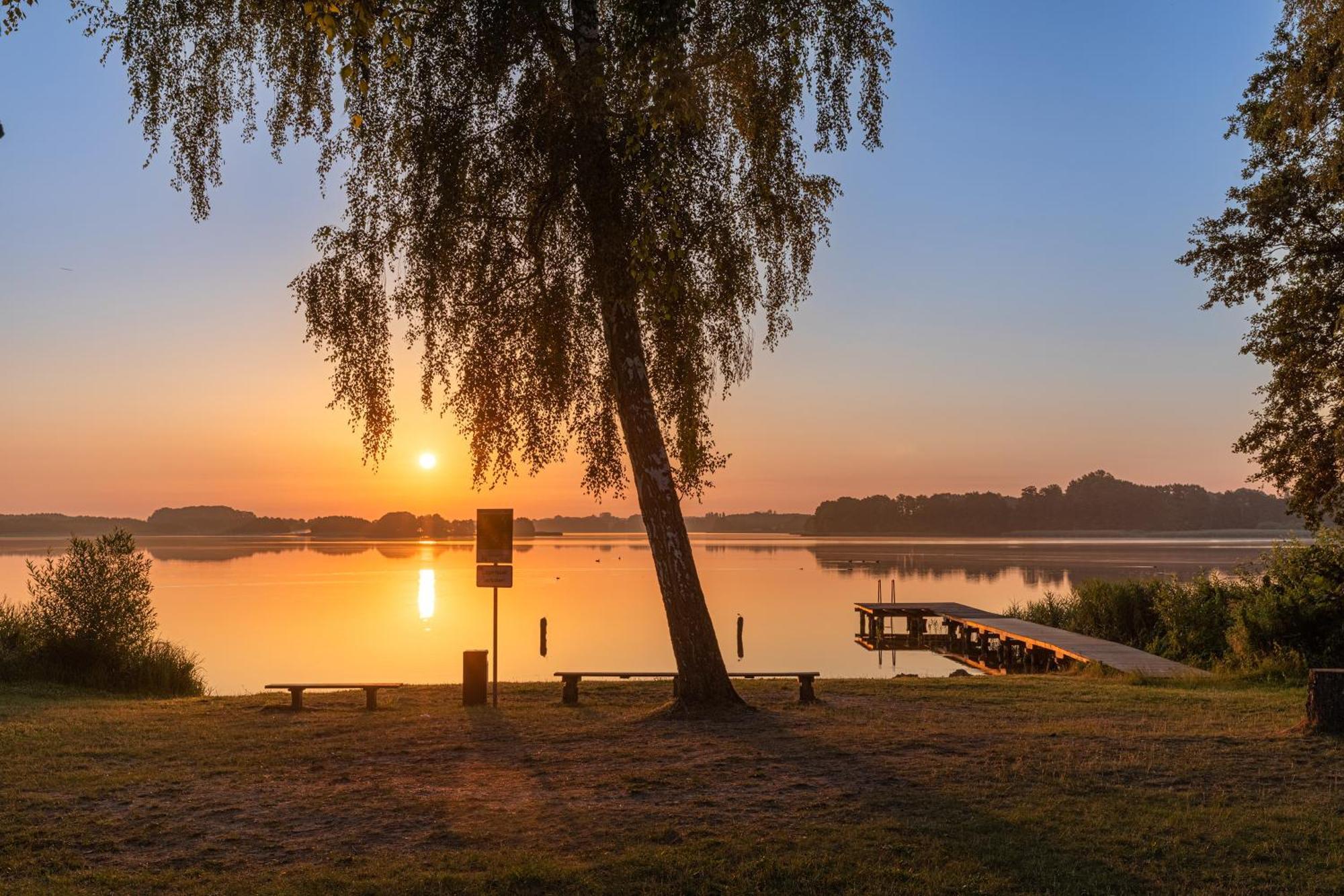 Апартаменты Lotusblume - 5 Sterne Ferienunterkunft Mit Moeblierter Terrasse Am Krakower See Краков-ам-Зе Экстерьер фото